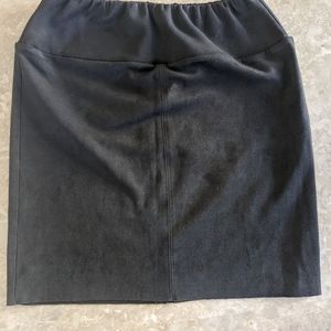NWOT Aritzia Wilfred Suede Mini Skirt